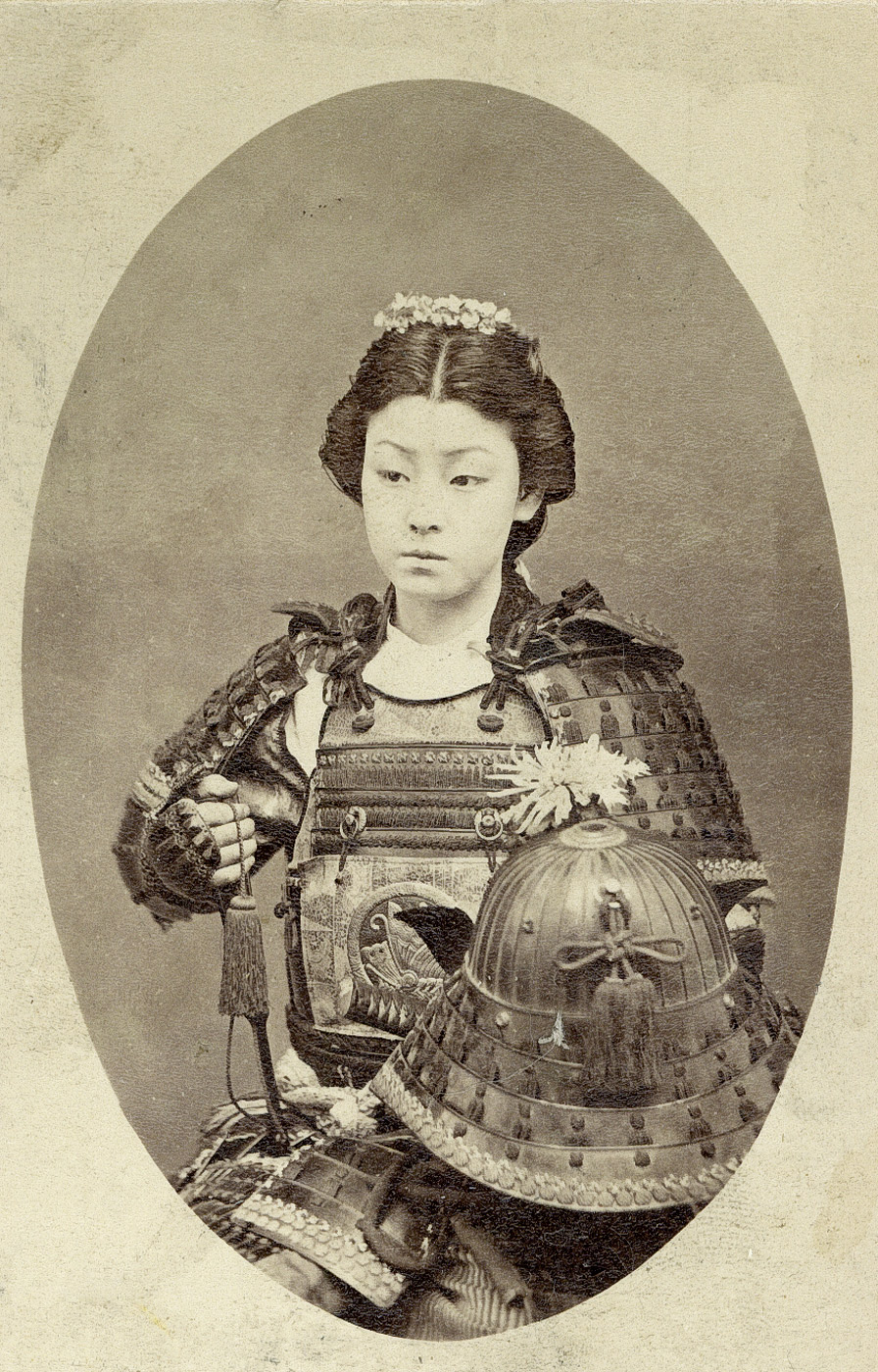 Rare photograph of an onna-bugeisha